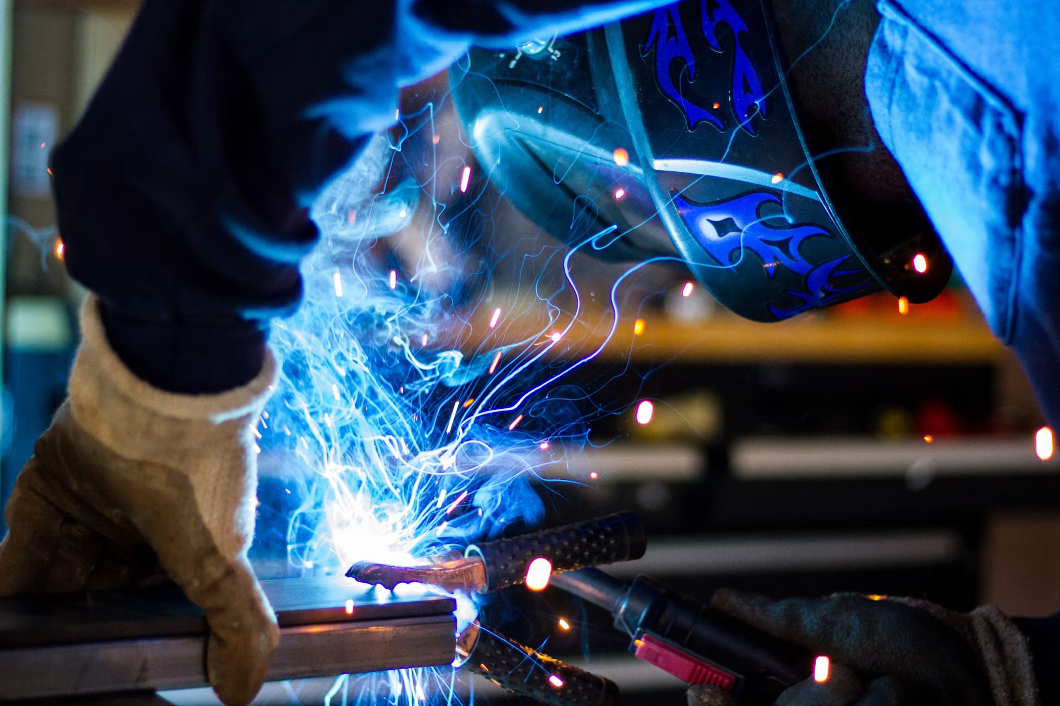 Officina di carpenteria metallica e lavorazioni industriali — Carpenteria Sebina, Brescia
